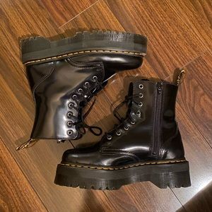 JADON PLATFORM DR. MARTENS WOMEN